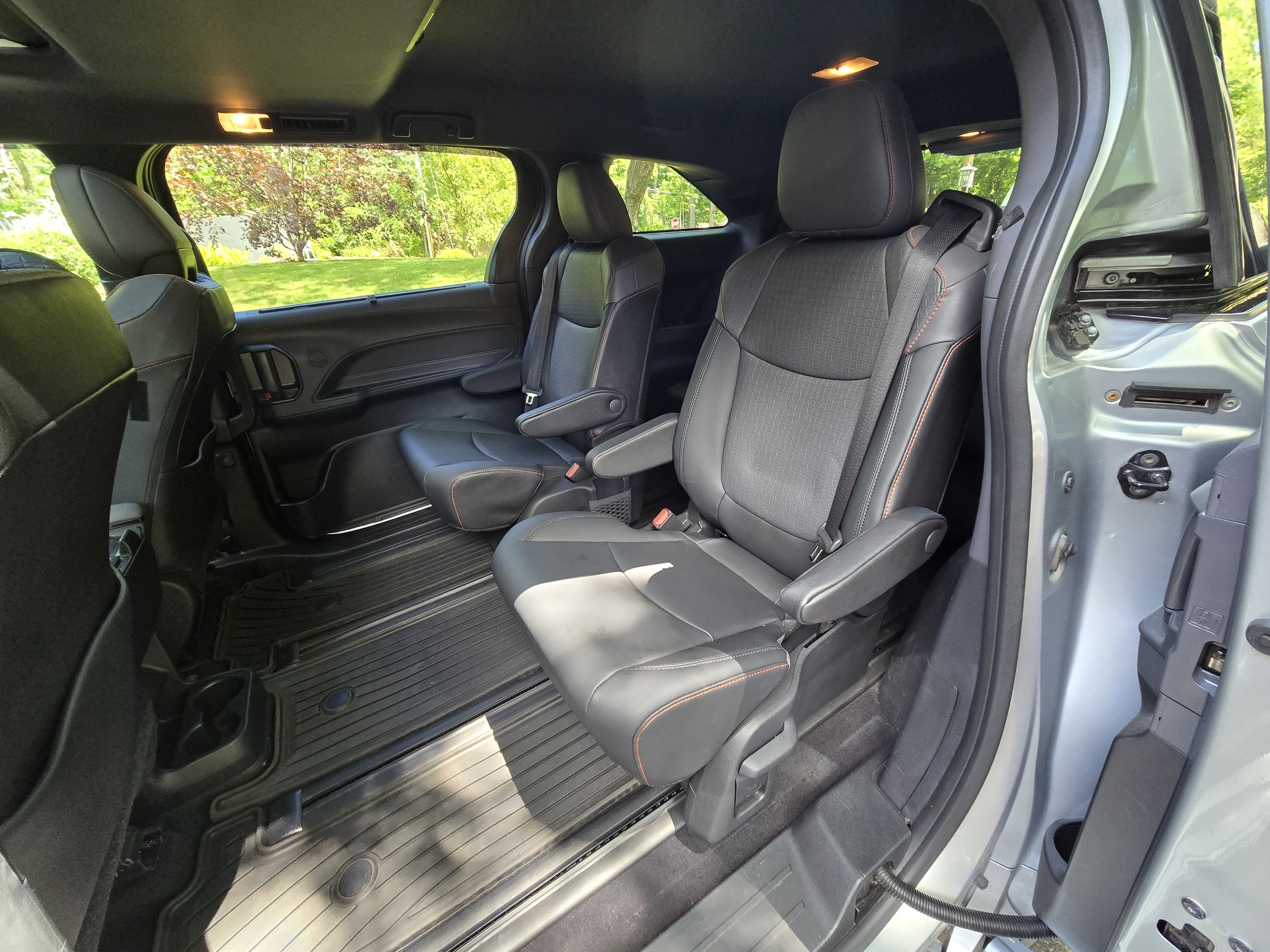 Used 2022 Toyota Sienna XSE w/ XSE Plus Package AWD/4WD image 10