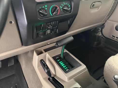 Used 2006 Jeep Wrangler Unlimited AWD/4WD image 23