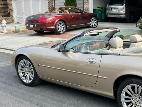 Used 2002 Jaguar XK8 Convertible image 19