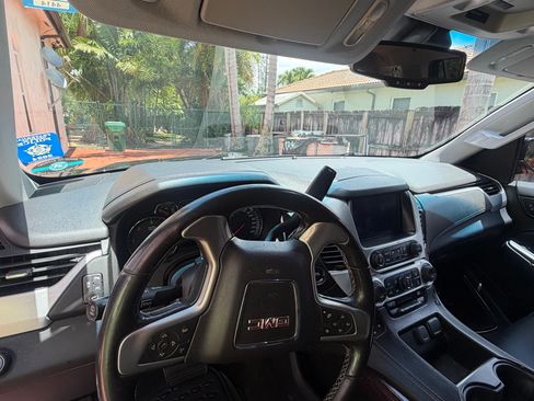 Used 2018 GMC Yukon SLT RWD image 5