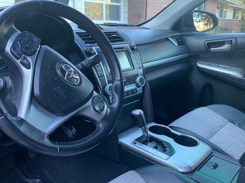 Used 2012 Toyota Camry SE image 8