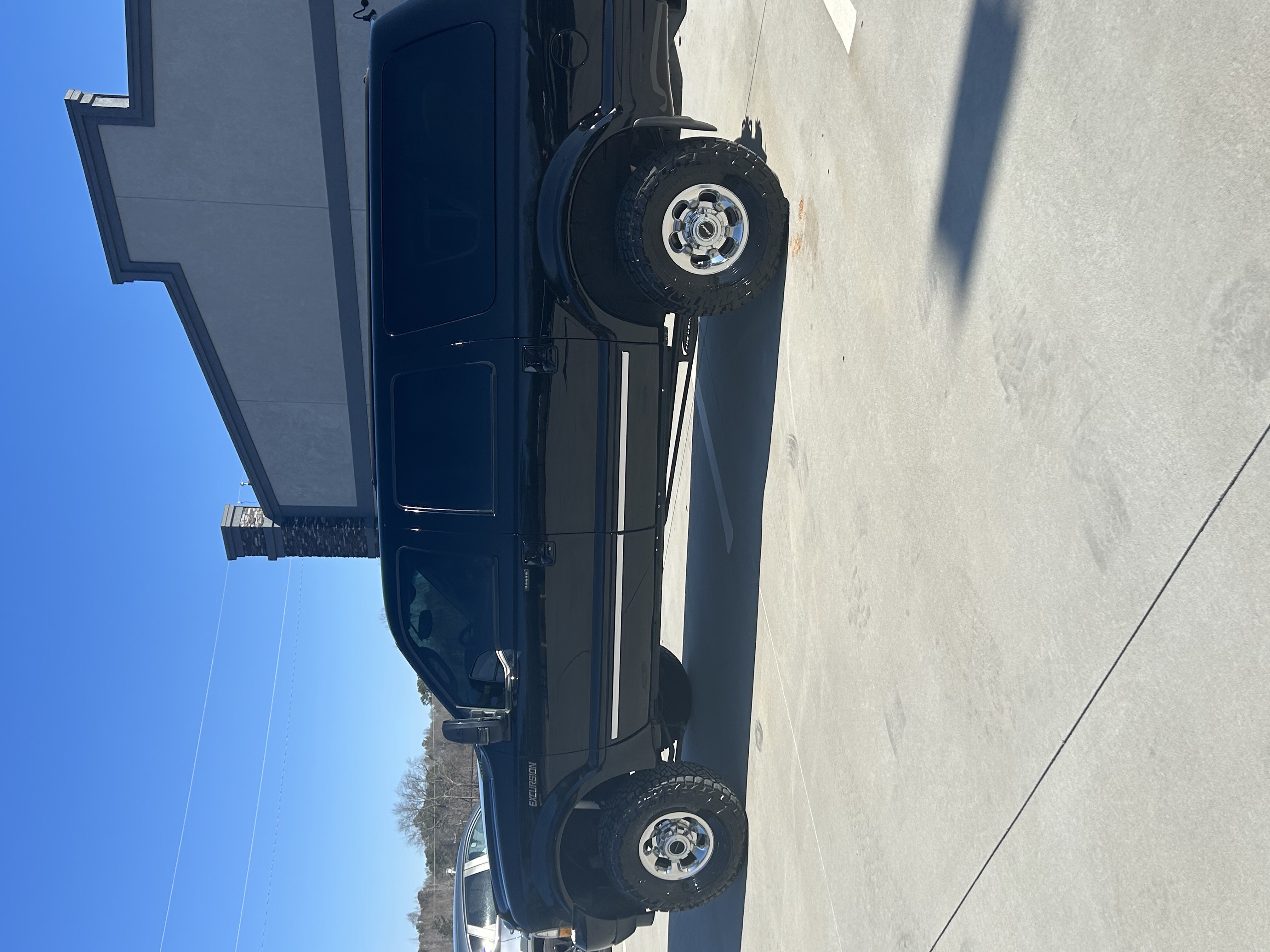 Used 2004 Ford Excursion Limited AWD/4WD image 2