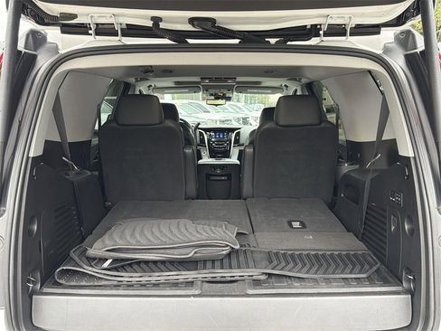 Used 2020 Cadillac Escalade ESV Luxury image 12