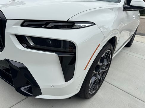 Used 2024 BMW X7 xDrive40i w/ M Sport Package image 18