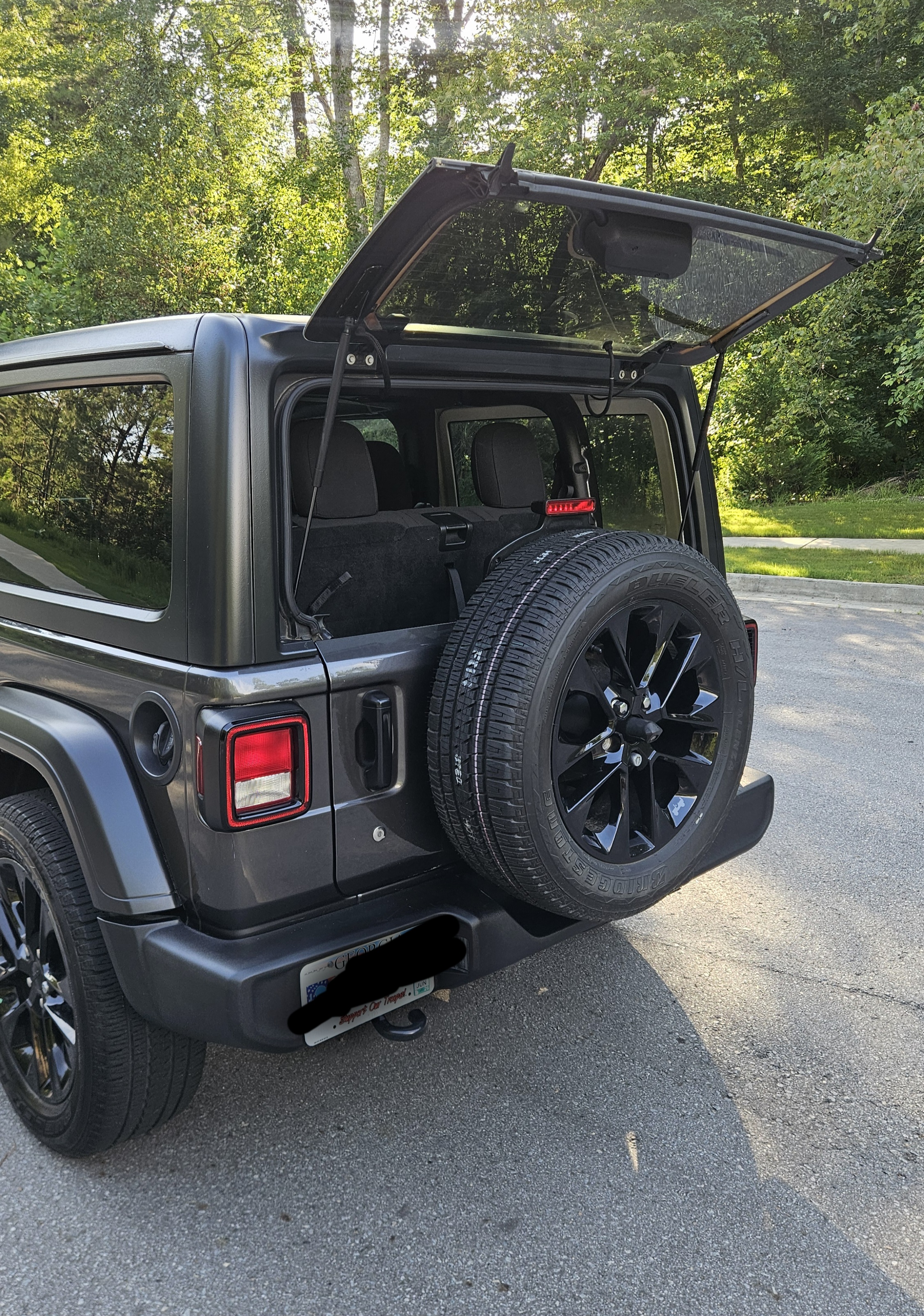 Used 2018 Jeep Wrangler Sport AWD/4WD image 9