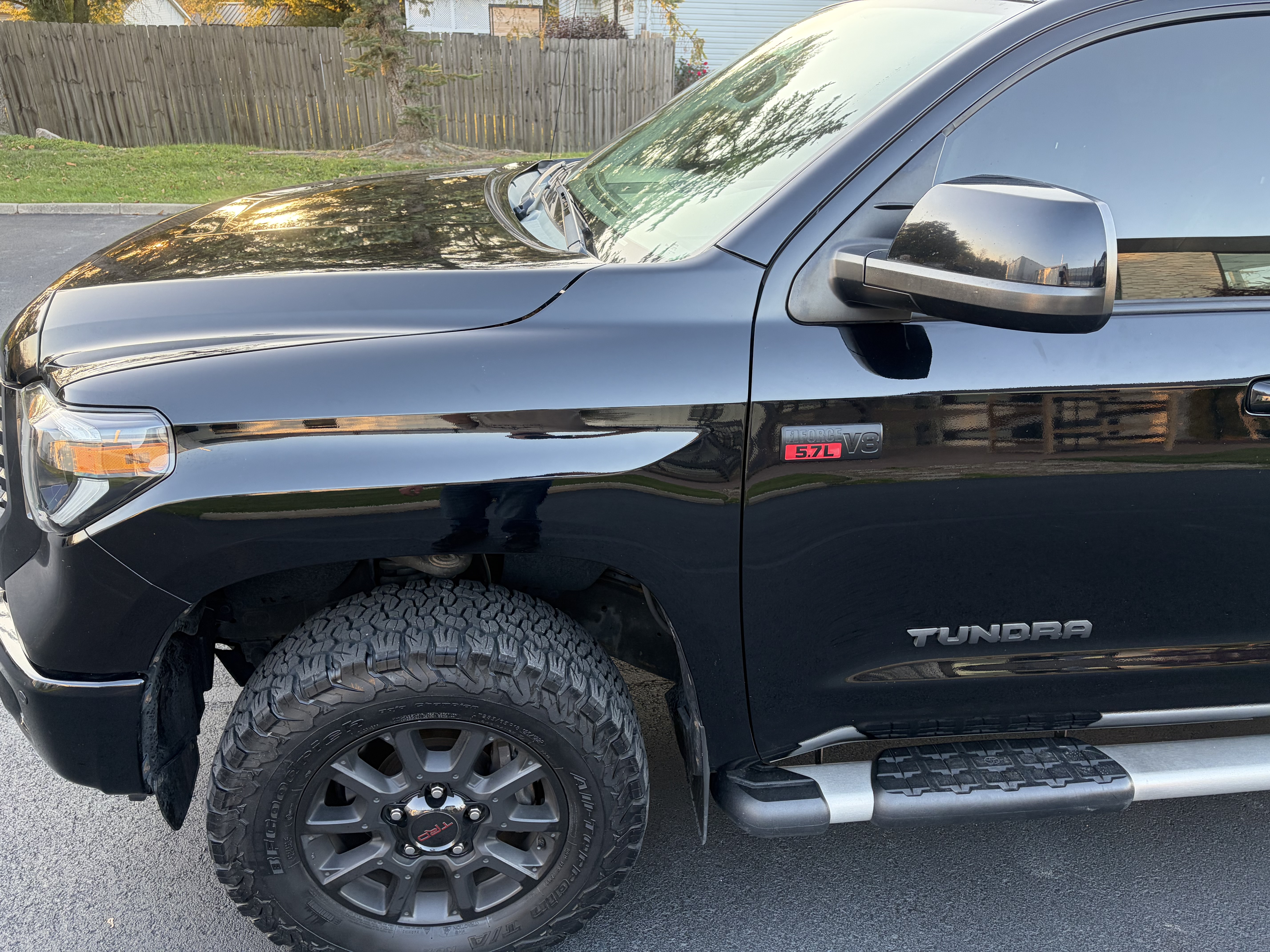 Used 2019 Toyota Tundra Limited w/ Limited Premium Package AWD/4WD image 17