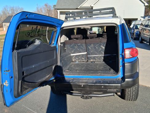 Used 2007 Toyota FJ Cruiser 4WD image 4