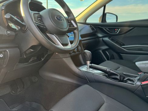 Used 2020 Subaru Impreza 2.0i image 2