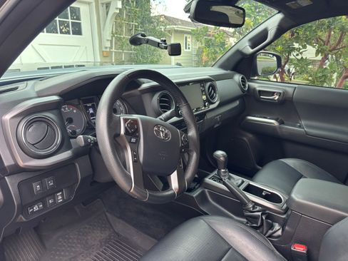 Used 2023 Toyota Tacoma TRD Off-Road image 12