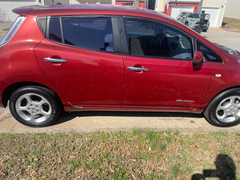 Used 2012 Nissan Leaf SL image 9