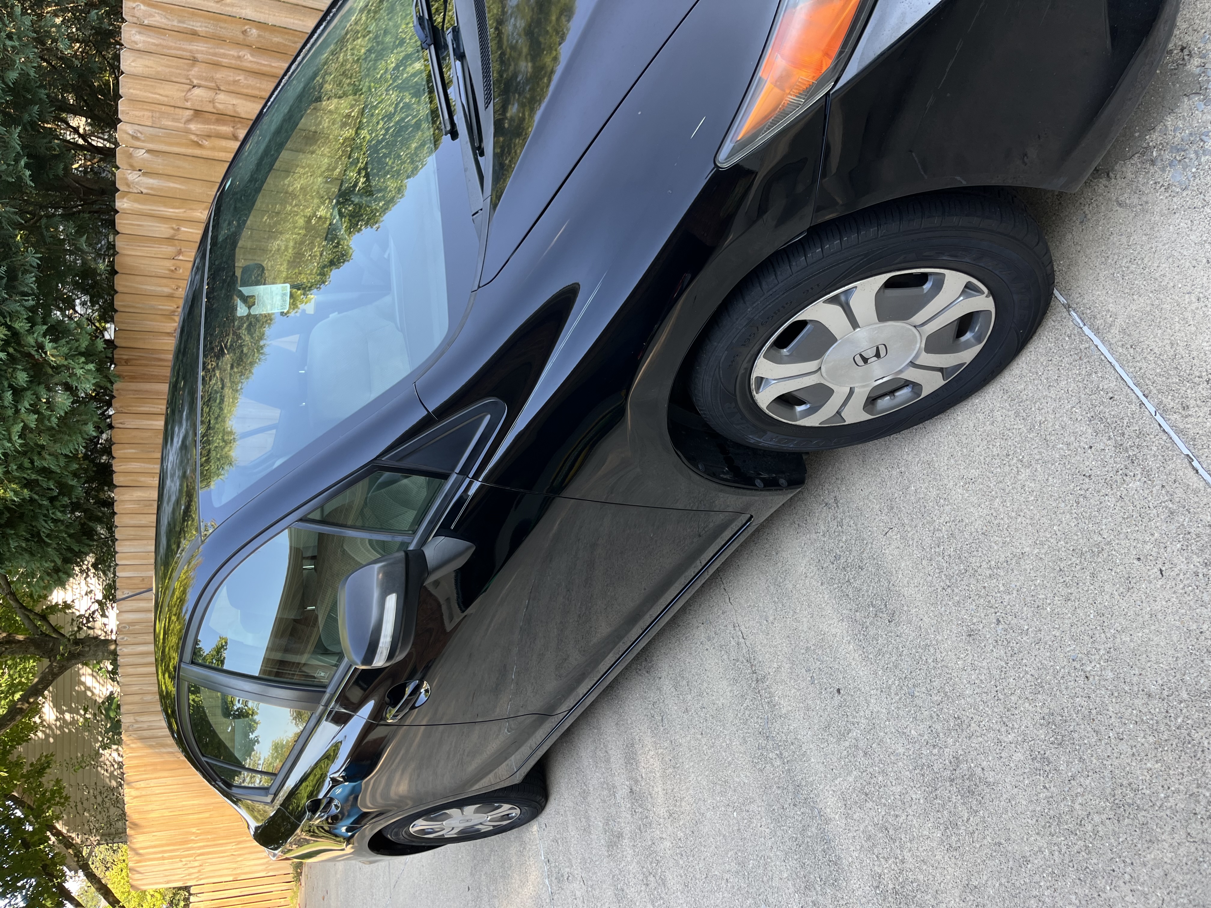 Used 2012 Honda Civic Hybrid Sedan image 2
