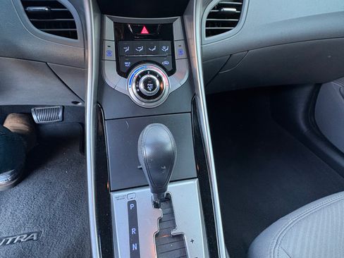 Used 2013 Hyundai Elantra GLS image 13