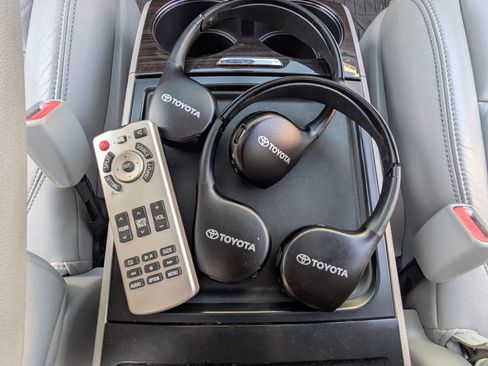 Used 2020 Toyota Sienna XLE Premium image 18