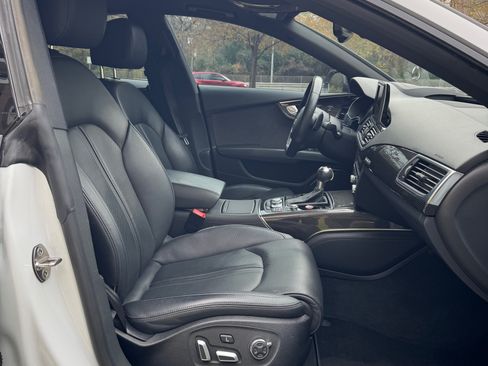 Used 2017 Audi RS 7 Performance w/ Driver Assistance Package image 9