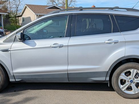 Used 2015 Ford Escape SE w/ Equipment Group 201A image 8