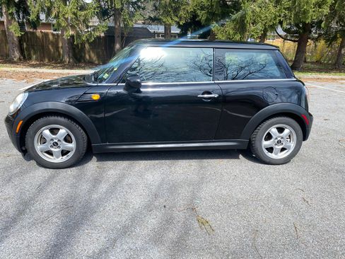 Used 2009 MINI Cooper Hardtop image 2