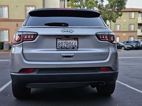Used 2018 Jeep Compass Limited w/ Navigation Group FWD image 6