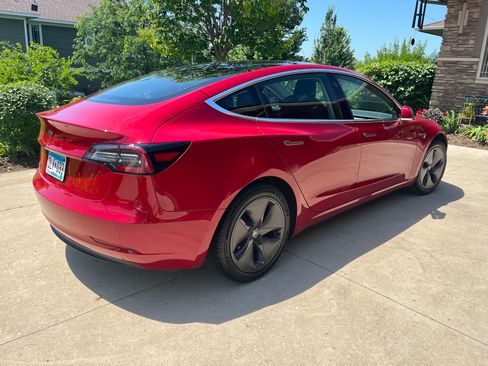 Used 2019 Tesla Model 3 Standard Range Plus image 5