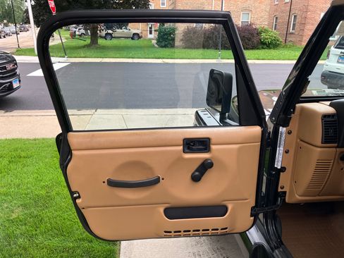 Used 1998 Jeep Wrangler Sahara AWD/4WD image 19