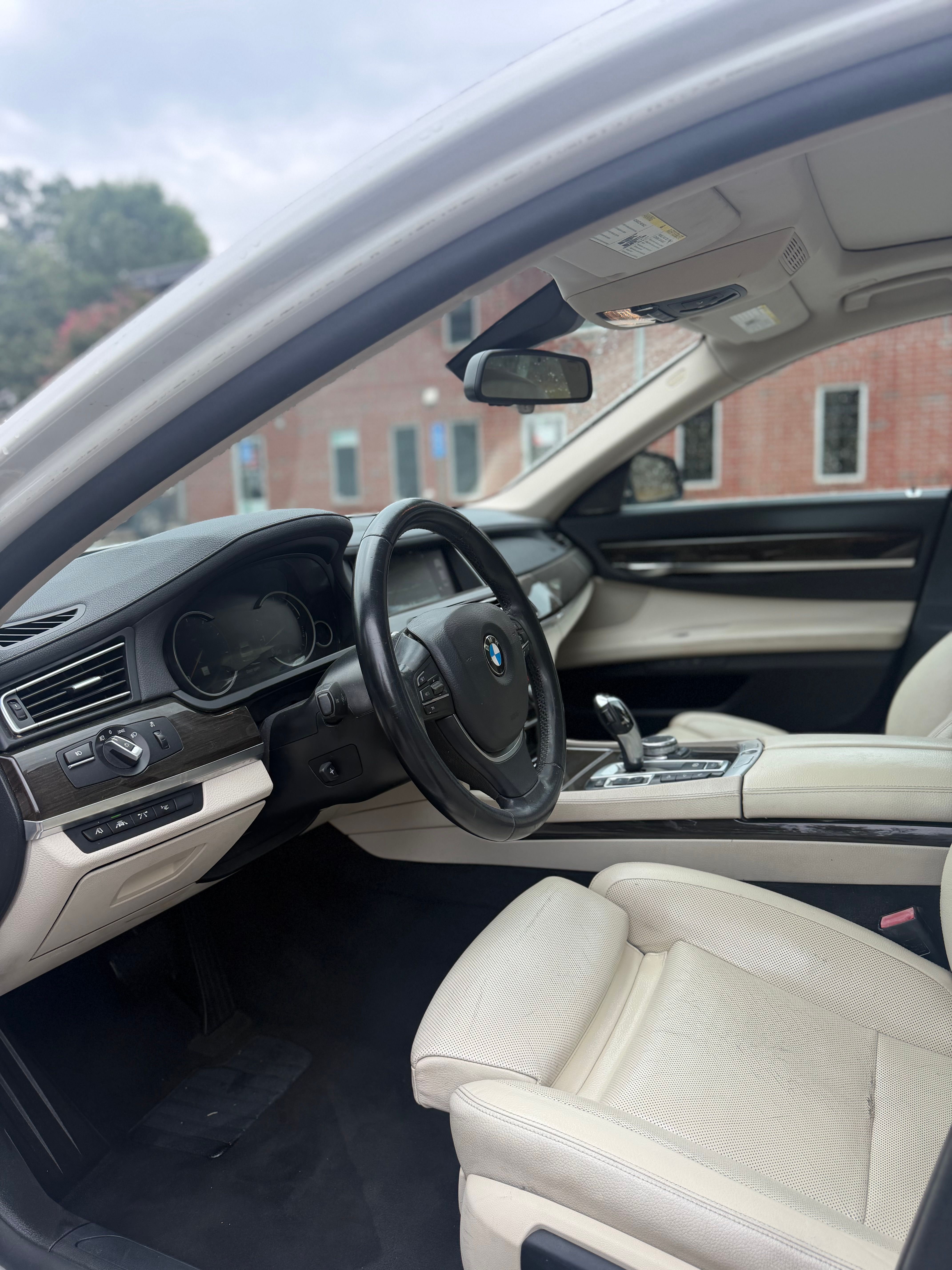 Used 2015 BMW 740Li xDrive AWD/4WD image 10