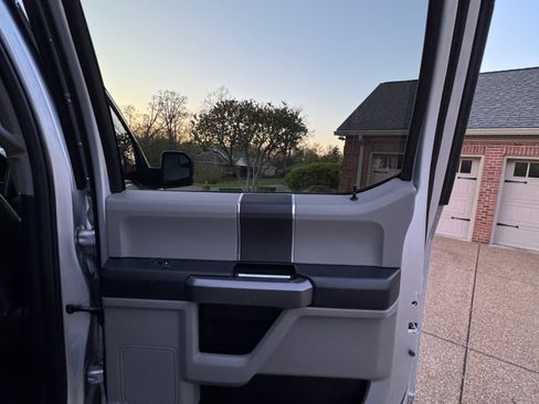 Used 2019 Ford F150 XLT w/ Trailer Tow Package image 29