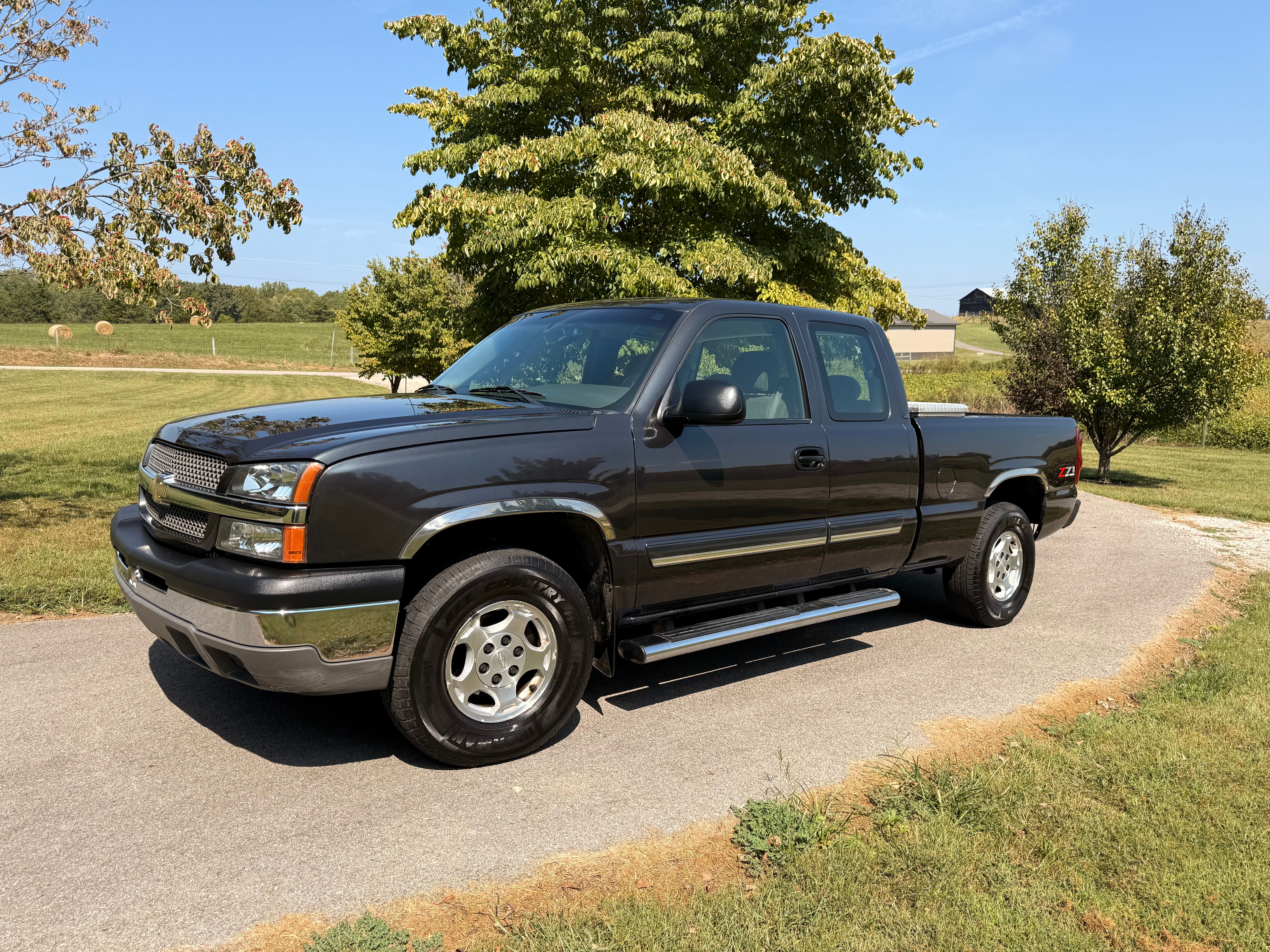Used 2003 Chevrolet Silverado 1500 LS w/ Off-Road Package AWD/4WD image 1