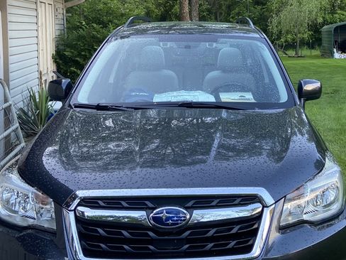 Used 2017 Subaru Forester 2.5i Premium AWD/4WD image 1