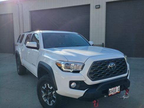 Used 2020 Toyota Tacoma TRD Off-Road image 17