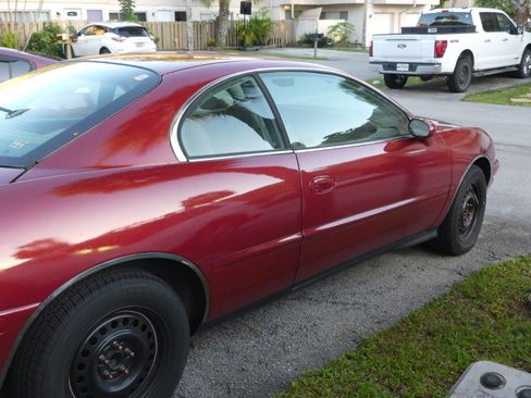 Used 1999 Buick Riviera Supercharged Coupe image 5