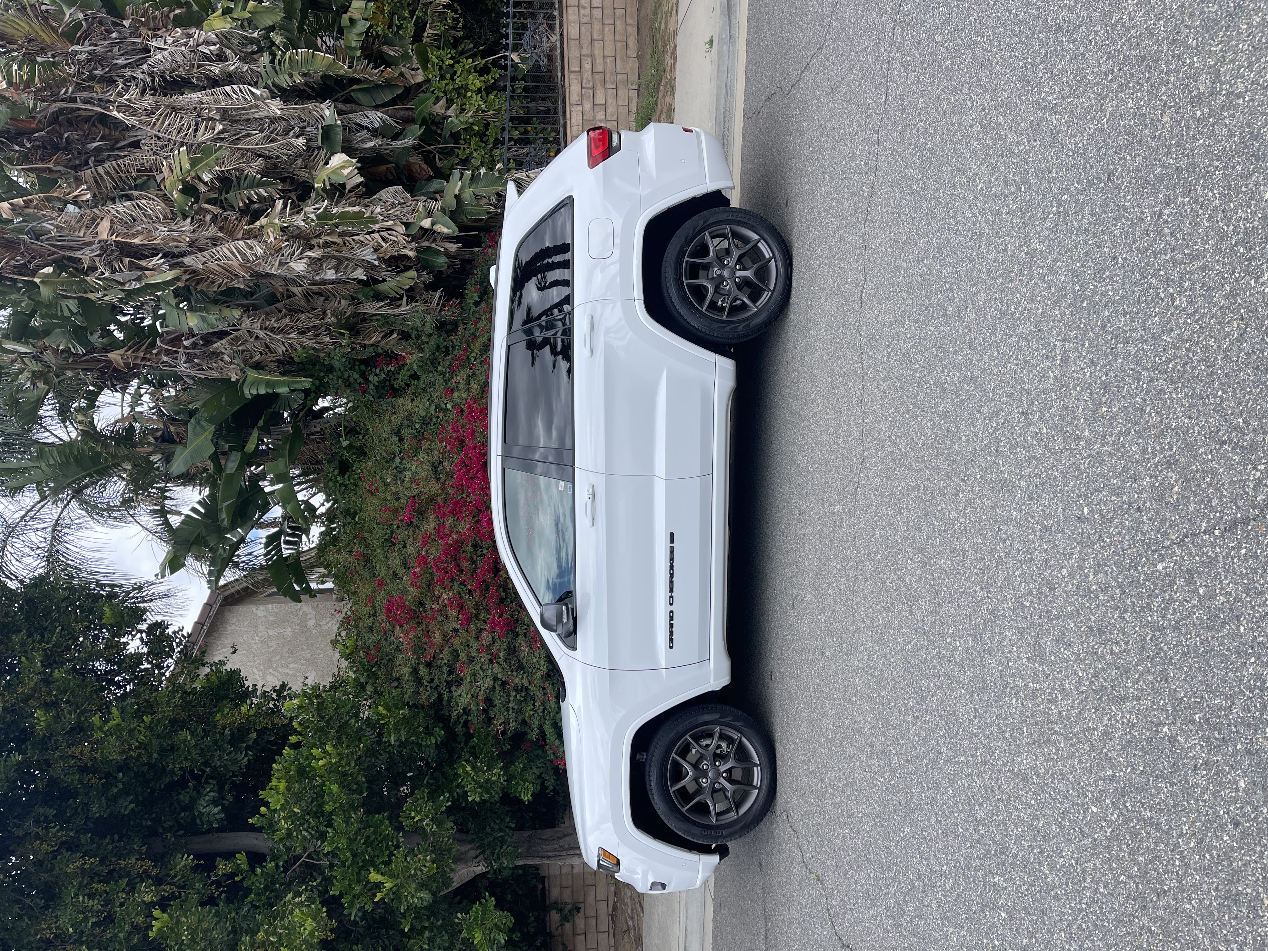 Used 2021 Jeep Grand Cherokee Limited w/ Quick Order Package 28K 80th AWD/4WD image 2