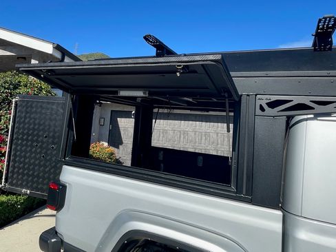 Used 2022 Jeep Gladiator Rubicon w/ LED Lighting Group image 20