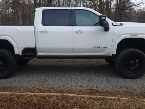 Used 2024 GMC Sierra 2500 AT4 w/ AT4 Premium Plus Package image 5