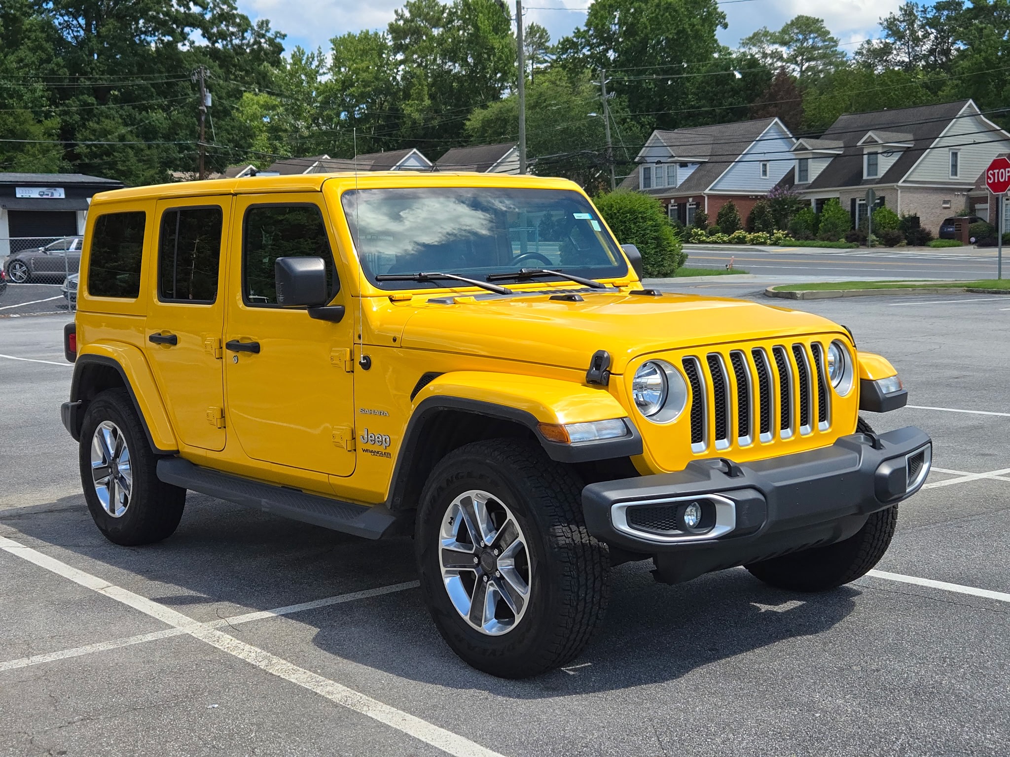 Used 2020 Jeep Wrangler Unlimited Sahara w/ Uconnect 4C Nav & Sound Group AWD/4WD image 8