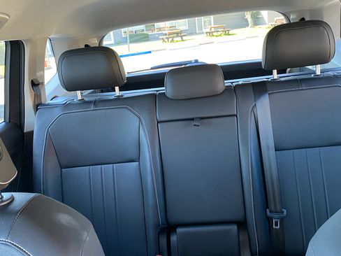 Used 2023 Volkswagen Tiguan SE image 10