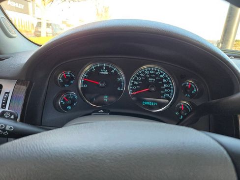 Used 2008 Chevrolet Avalanche LT w/ LT Preferred Equipment Group image 2