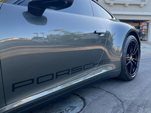 Used 2021 Porsche 911 Carrera image 1