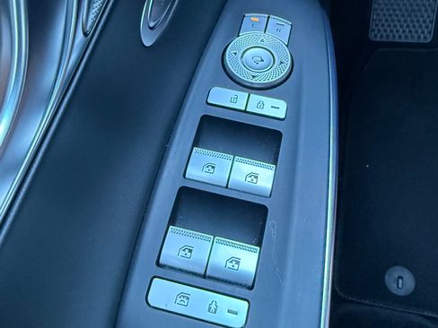 Used 2023 Genesis GV70 2.5T w/ Sport Prestige Package image 31