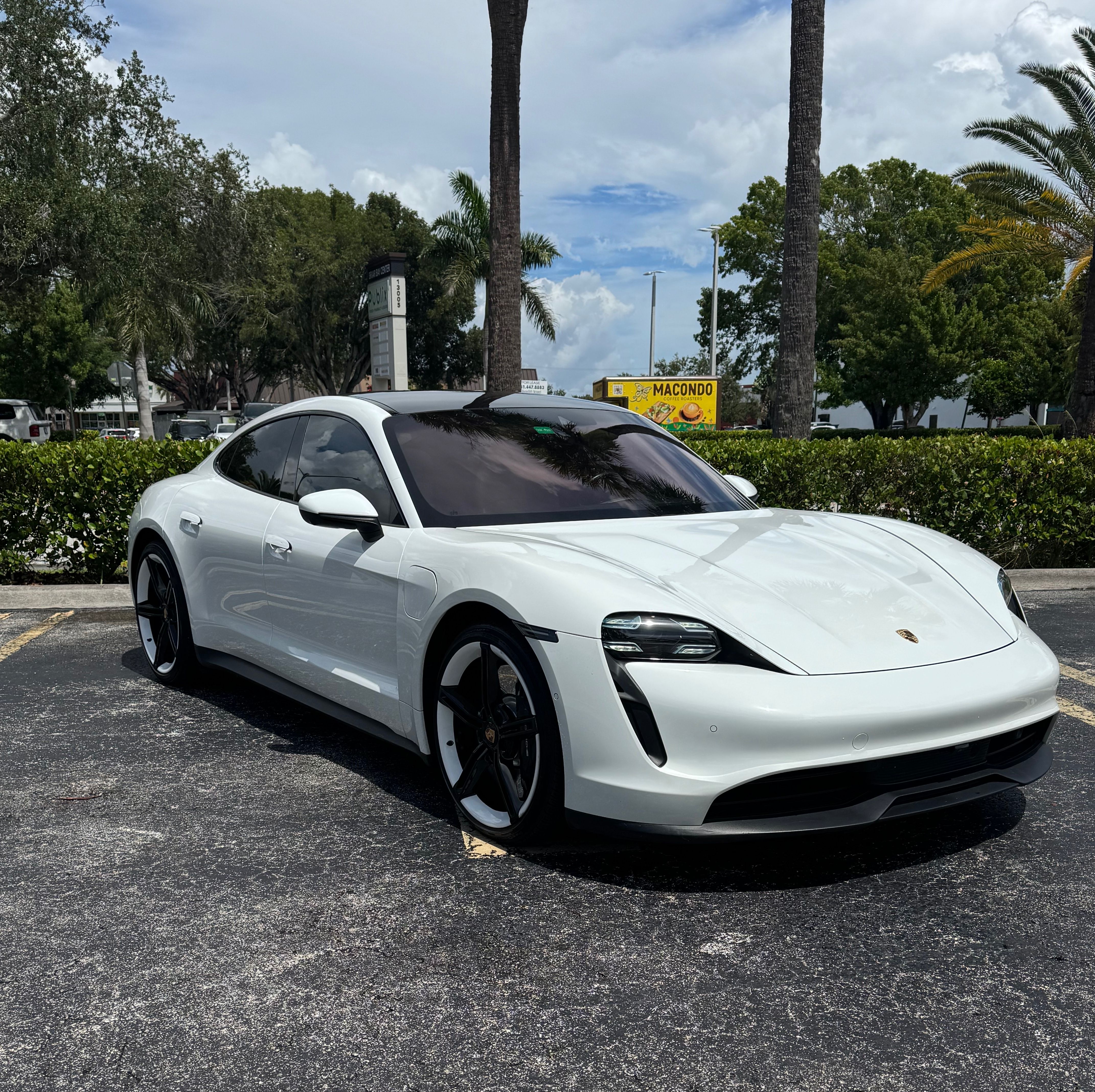 Used 2020 Porsche Taycan 4S AWD/4WD image 1
