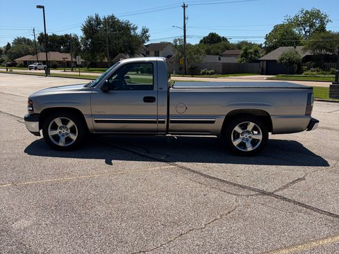 Used 2000 Chevrolet Silverado 1500 2WD Regular Cab w/ Exterior Appearance Pkg image 6
