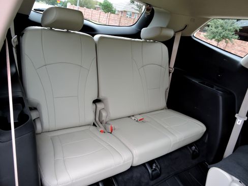 Used 2019 Buick Enclave Essence FWD image 13