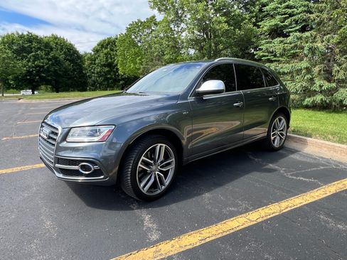Used 2015 Audi SQ5 Premium Plus w/ Technology Package AWD/4WD image 2