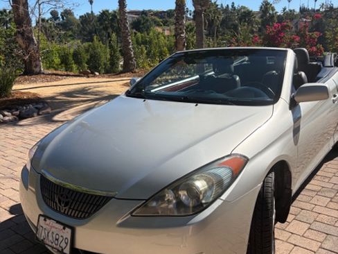 Used 2006 Toyota Solara SLE image 1