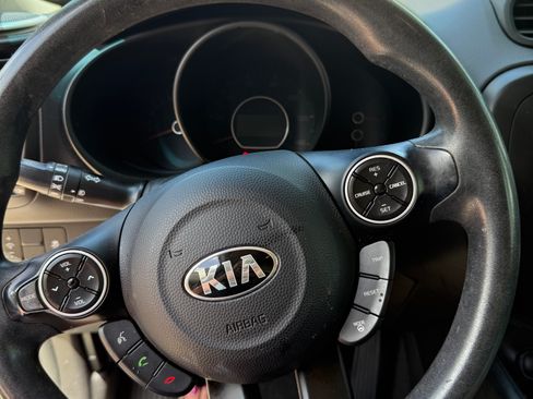 Used 2015 Kia Soul FWD image 6