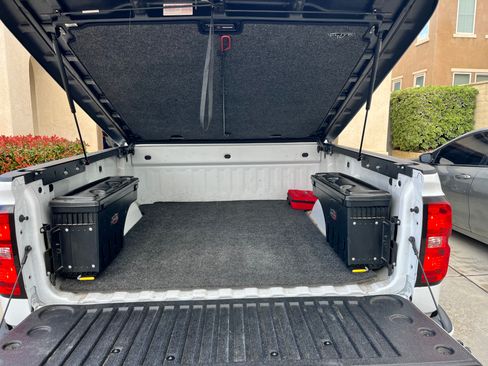 Used 2018 Chevrolet Silverado 1500 Custom w/ Custom Value Package image 12