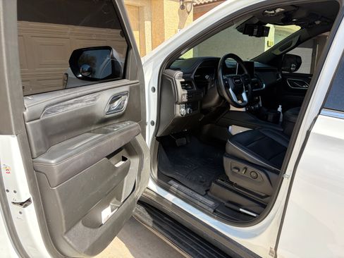 Used 2023 GMC Yukon SLT AWD/4WD image 11