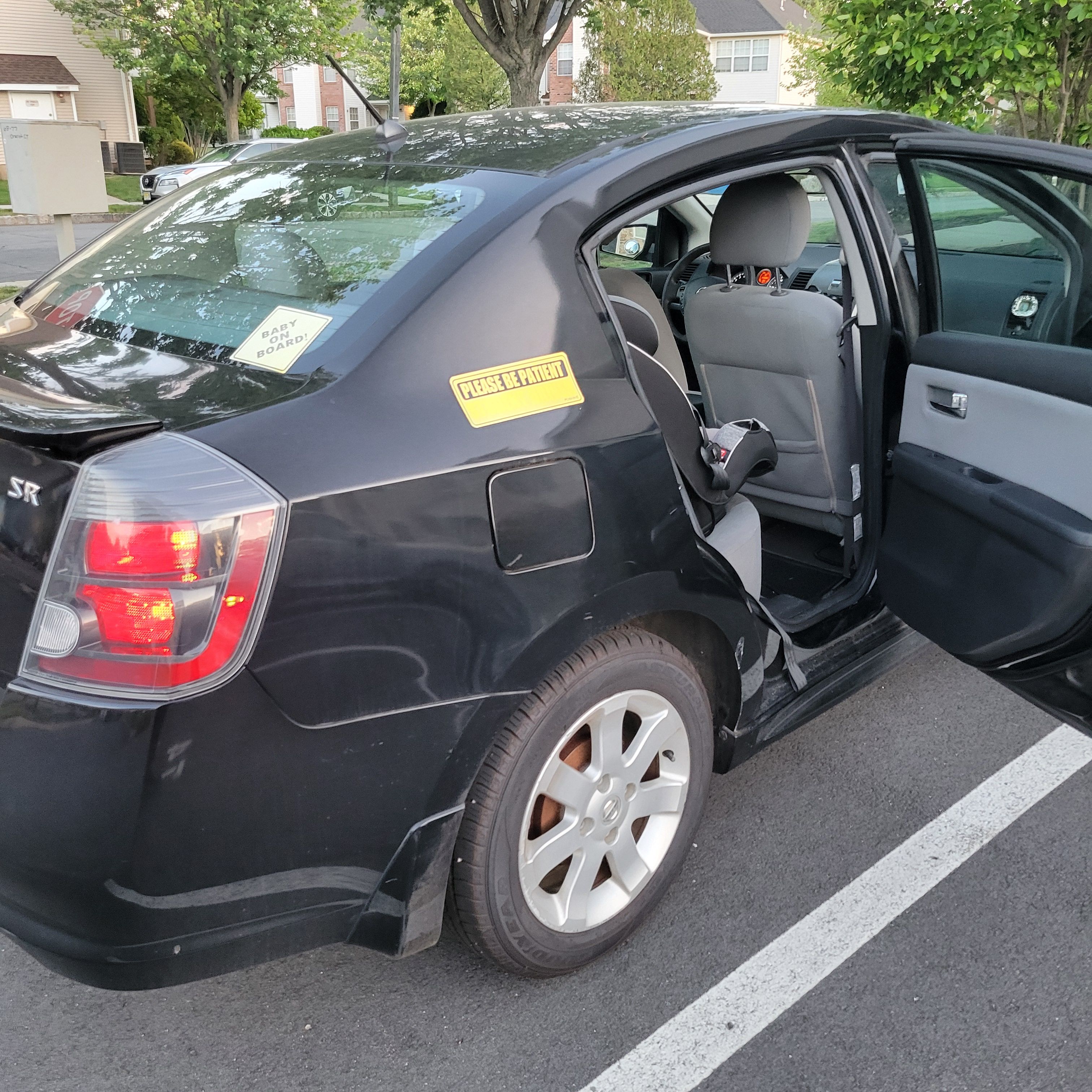 Used 2010 Nissan Sentra 2.0 SR FWD image 17