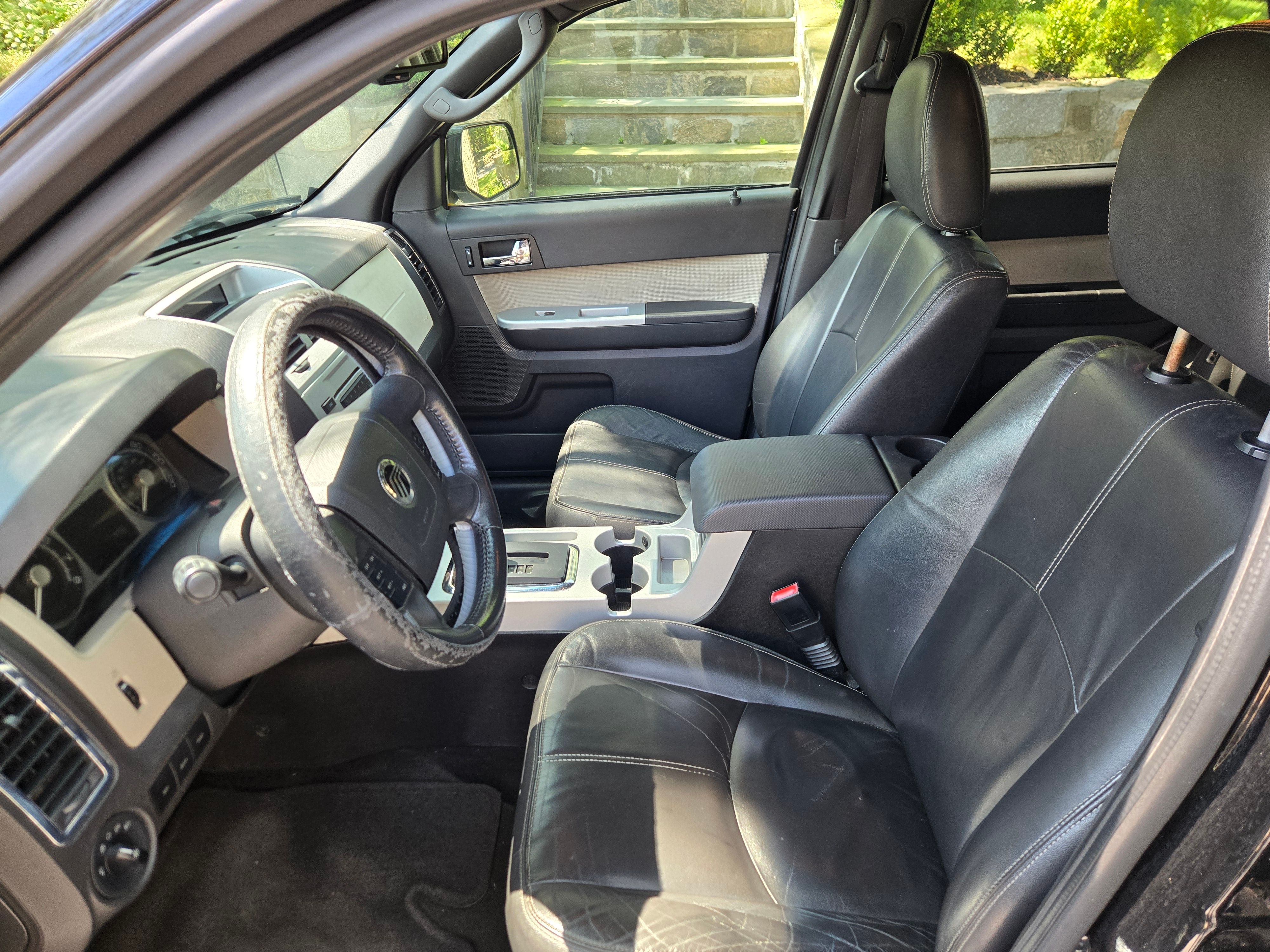 Used 2010 Mercury Mariner Premier FWD image 5