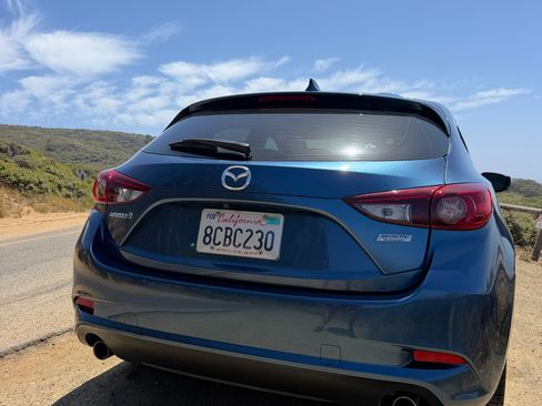 Used 2018 MAZDA MAZDA3 Touring FWD image 14