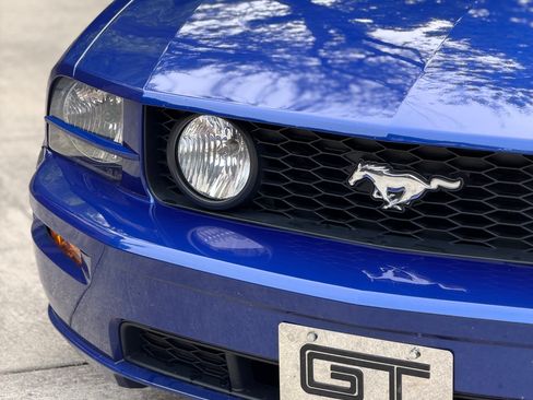 Used 2005 Ford Mustang GT RWD image 6