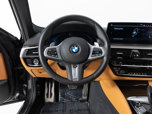 Used 2023 BMW M550i xDrive w/ Executive Package image 22